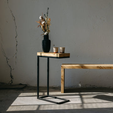 Praktischer Couch Beistelltisch Holz
